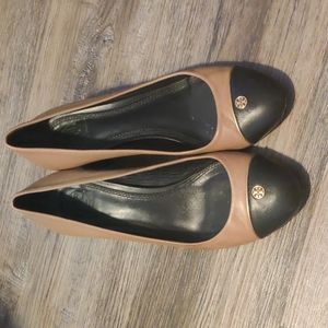 Tory Burch Ethel Shell Two Tone Block Heel Pump
